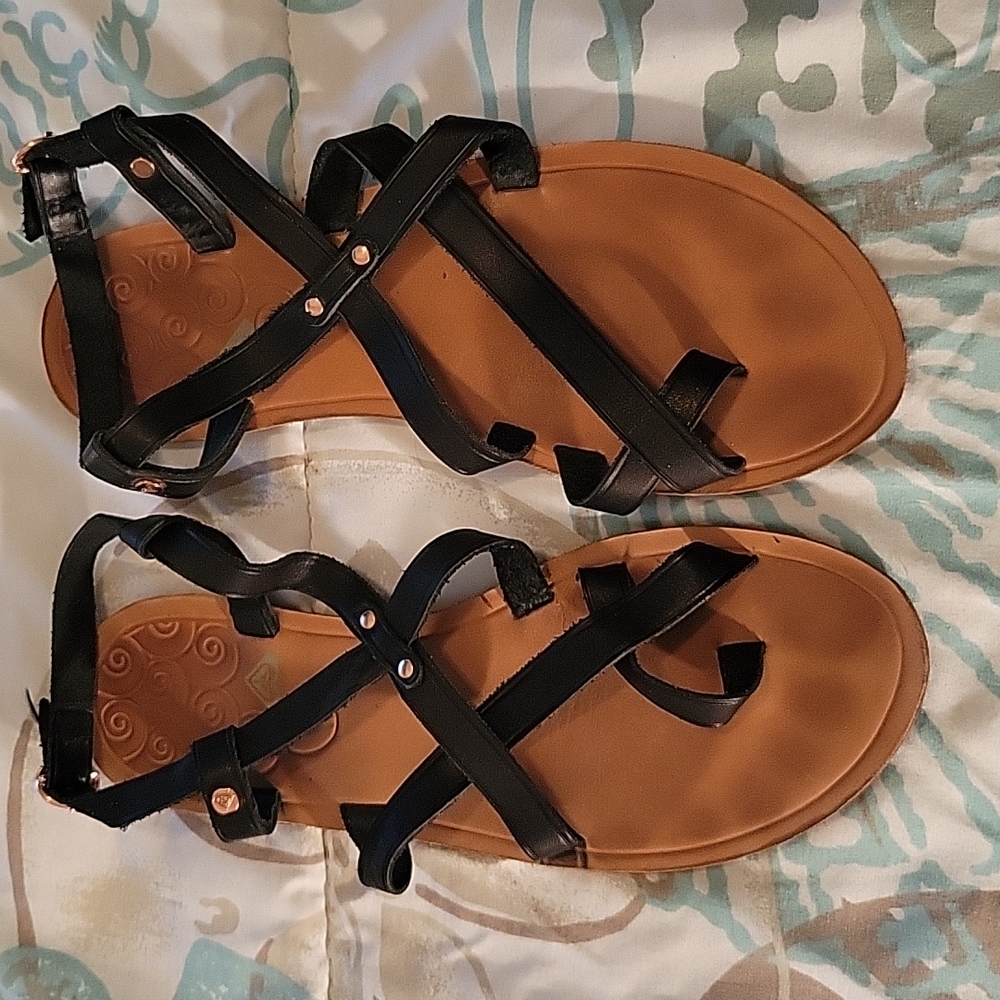 Roxy sandals